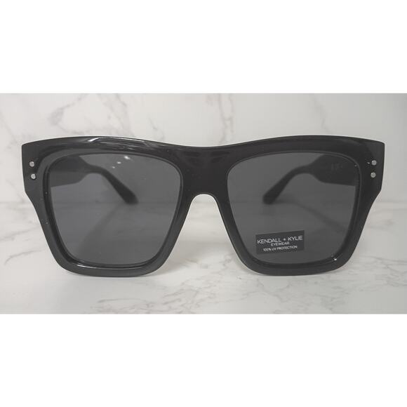 NEW Kendall + Kylie Oversized Black Womens Polarized Sunglasses - Picture 1 of 7